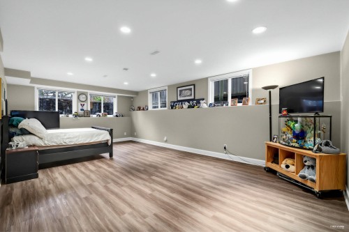 2244 Edgemont Boulevard, North Vancouver, BC 