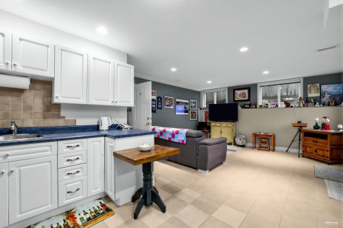 2244 Edgemont Boulevard, North Vancouver, BC 