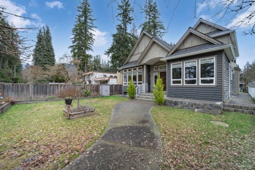 2244 Edgemont Boulevard, North Vancouver, BC 