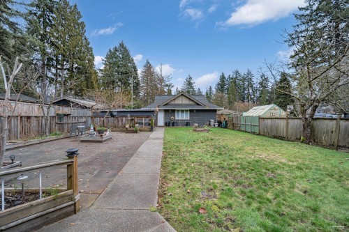 2244 Edgemont Boulevard, North Vancouver, BC 