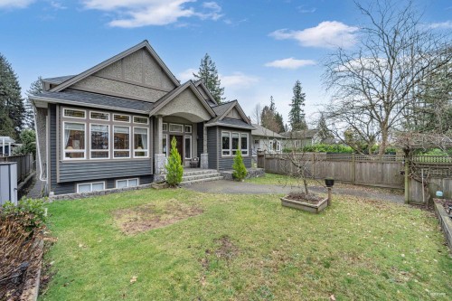 2244 Edgemont Boulevard, North Vancouver, BC 