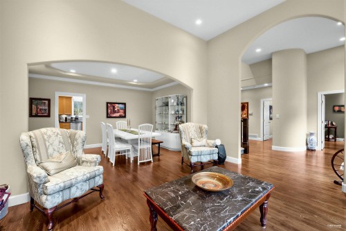 2244 Edgemont Boulevard, North Vancouver, BC 