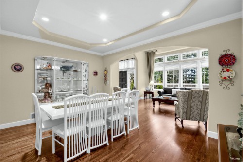 2244 Edgemont Boulevard, North Vancouver, BC 