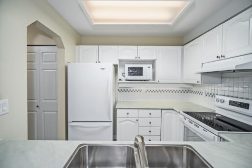 110-6707 Southpoint Drive, Burnaby, BC 