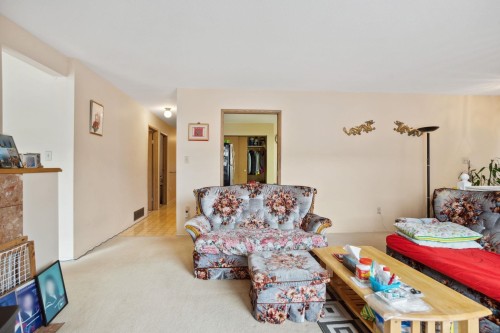 612 3Rd Street E, North Vancouver, BC 