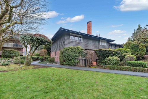 1109-235 Keith Road, West Vancouver, BC 