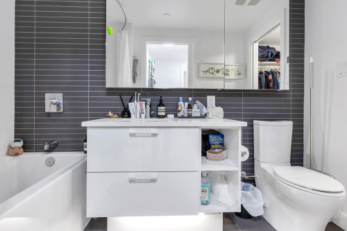 601-8538 River District Crossing, Vancouver, BC 