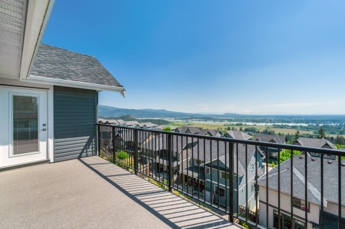 1431 Strawline Hill Street, Coquitlam, BC 