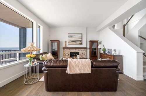 1431 Strawline Hill Street, Coquitlam, BC 