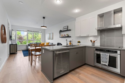 416-3399 Noel Drive, Burnaby, BC 