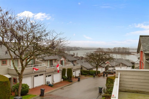 79-323 Governors Court, New Westminster, BC 