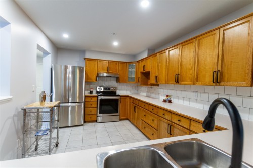 79-323 Governors Court, New Westminster, BC 