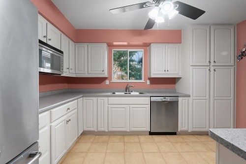 11829 218 Street  Maple Ridge, BC V2X 7W1