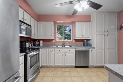 11829 218 Street  Maple Ridge, BC V2X 7W1