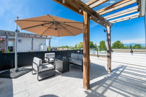 304-6077 London Road, Richmond, BC 