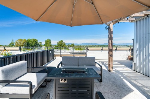 304-6077 London Road, Richmond, BC 