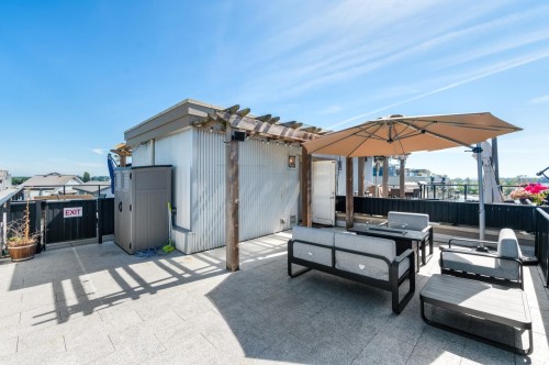 304-6077 London Road, Richmond, BC 