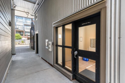 304-6077 London Road, Richmond, BC 