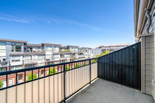 304-6077 London Road, Richmond, BC 