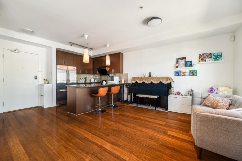 304-6077 London Road, Richmond, BC 