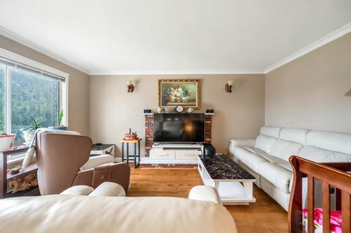 7974 12Th Avenue, Burnaby, BC 