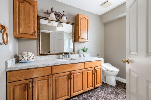 7974 12Th Avenue, Burnaby, BC 