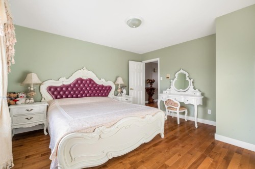 7974 12Th Avenue, Burnaby, BC 