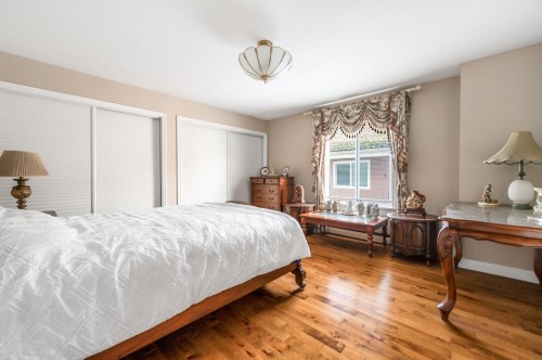 7974 12Th Avenue, Burnaby, BC 