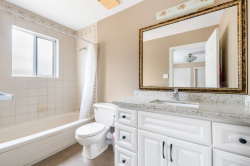 7974 12Th Avenue, Burnaby, BC 