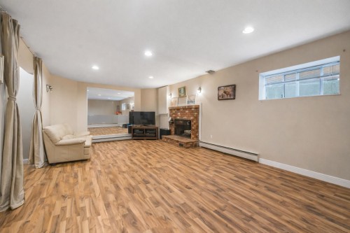 7974 12Th Avenue, Burnaby, BC 