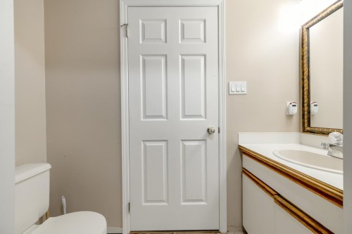 7974 12Th Avenue, Burnaby, BC 