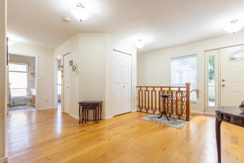 5309 Cedarview Place, Sechelt, BC 