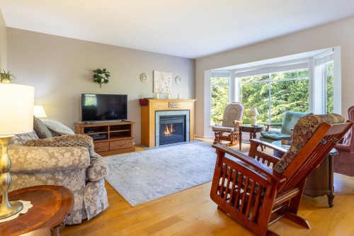 5309 Cedarview Place, Sechelt, BC 