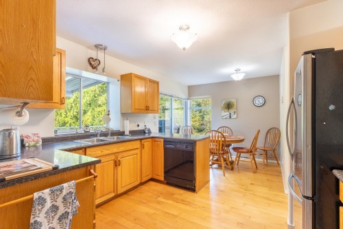 5309 Cedarview Place, Sechelt, BC 