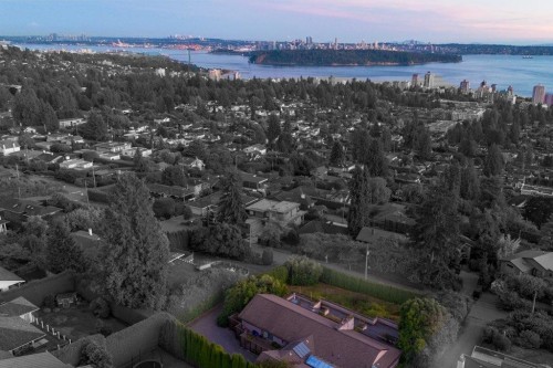 2233 Palmerston Avenue, West Vancouver, BC 