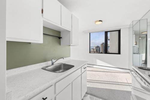 808-1330 Harwood Street, Vancouver, BC 