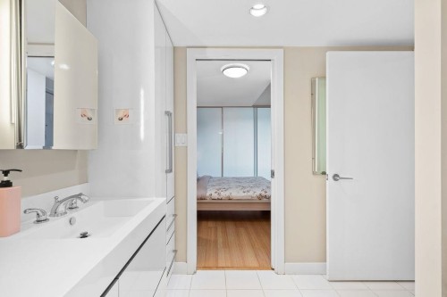 406-718 Main Street, Vancouver, BC 