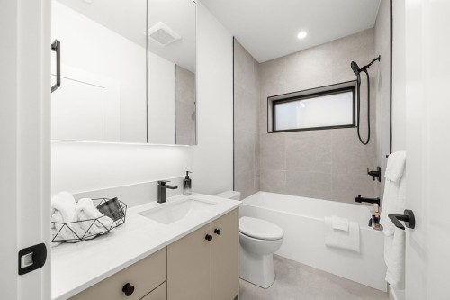 2-2247 Parker Street, Vancouver, BC 