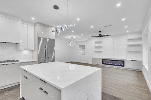 812 Montroyal Boulevard, North Vancouver, BC 