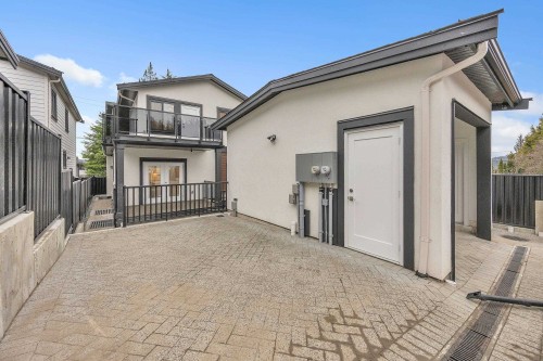 812 Montroyal Boulevard, North Vancouver, BC 