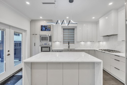 812 Montroyal Boulevard, North Vancouver, BC 