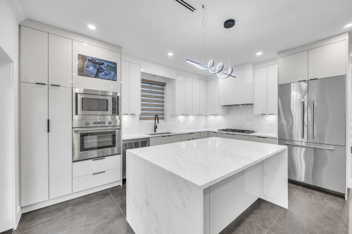 812 Montroyal Boulevard, North Vancouver, BC 