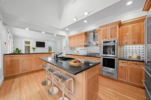 1323 The Crescent, Vancouver, BC 