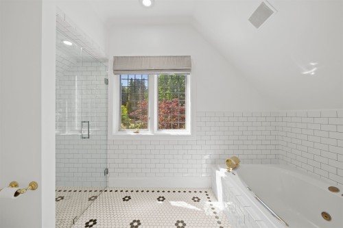 1323 The Crescent, Vancouver, BC 