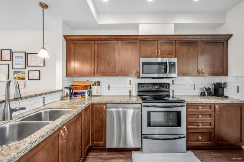 10-6888 Rumble Street, Burnaby, BC 