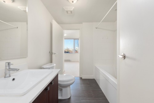 302-7080 No. 3 Road, Richmond, BC 