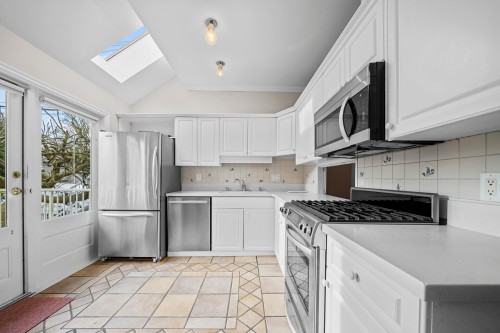 1928 13Th Avenue W, Vancouver, BC 