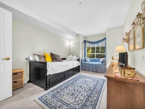 302-3670 Banff Court, North Vancouver, BC 