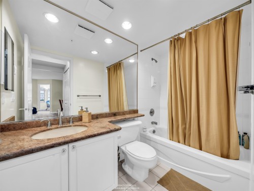 302-3670 Banff Court, North Vancouver, BC 