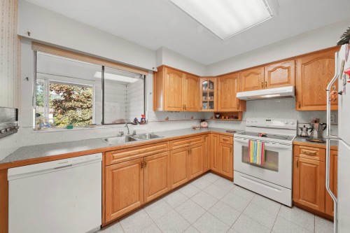 567 Clare Avenue, Burnaby, BC 